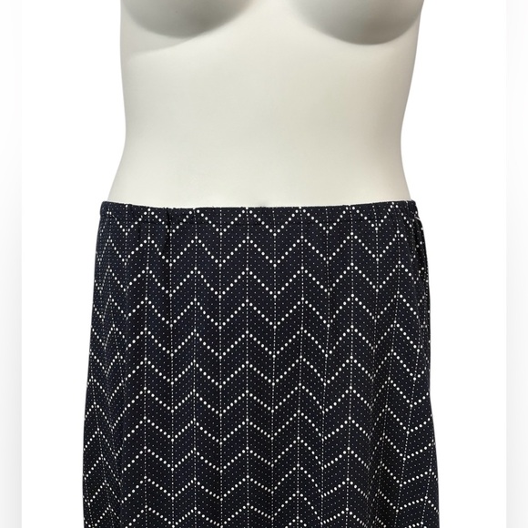Tommy Hilfiger, Navy Blue Polka Dot Chevron Skirt, Small - Picture 3 of 8
